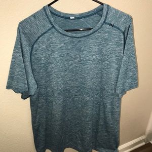 Lululemon men’s T Shirt